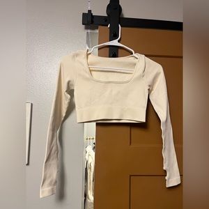 2 piece set workout tops (never worn)